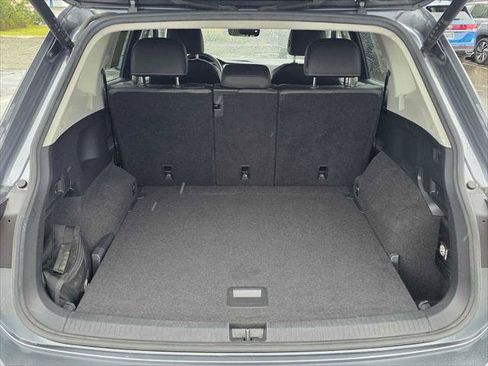 Used 2022 Volkswagen Tiguan SE AWD/4WD image 13