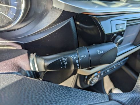 Used 2016 Toyota Corolla LE image 29