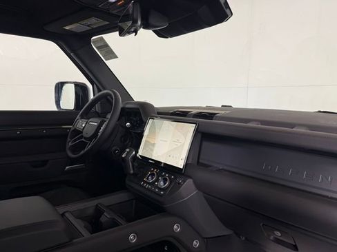 New 2026 Land Rover Defender 130 X-Dynamic SE image 16