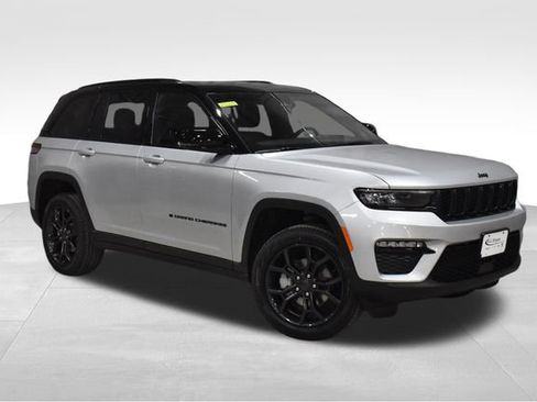 New 2025 Jeep Grand Cherokee Limited w/ Trailer Tow Package image 4