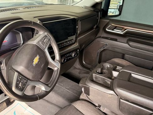 Used 2024 Chevrolet Silverado 2500 LT AWD/4WD image 43