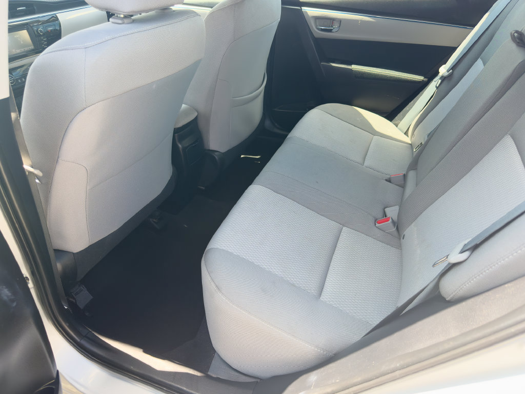 Used 2015 Toyota Corolla LE FWD image 17