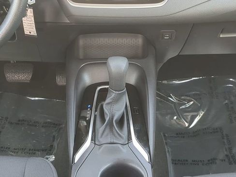 Used 2025 Toyota Corolla LE FWD image 18