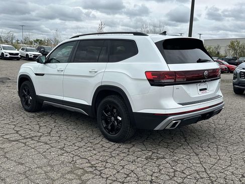 New 2026 Volkswagen Atlas Peak Edition AWD/4WD image 3