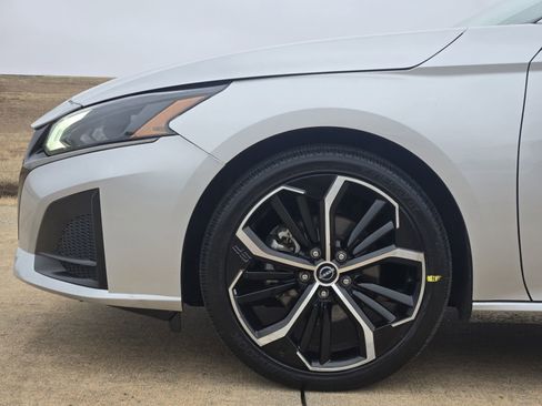 Certified 2023 Nissan Altima 2.5 SR image 13