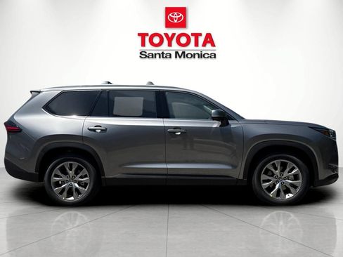 New 2026 Toyota Grand Highlander AWD Hybrid image 2