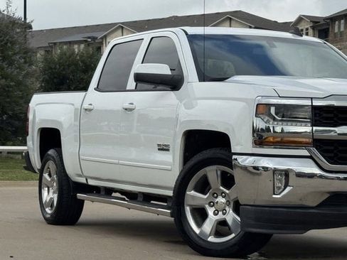 Used 2018 Chevrolet Silverado 1500 LT w/ Texas Edition RWD image 3