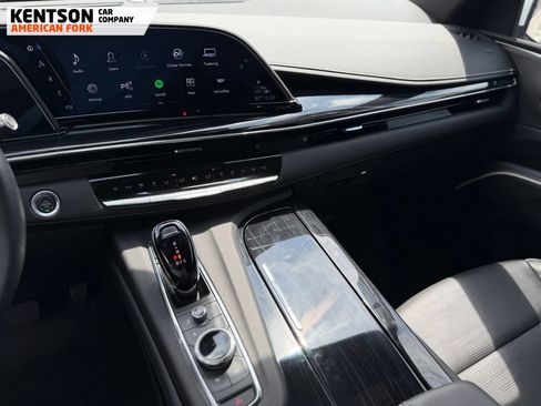 Used 2024 Cadillac Escalade Sport w/ LPO, Floor Liner Package AWD/4WD image 21