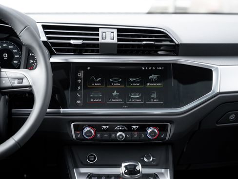 New 2025 Audi Q3 2.0T Premium image 12