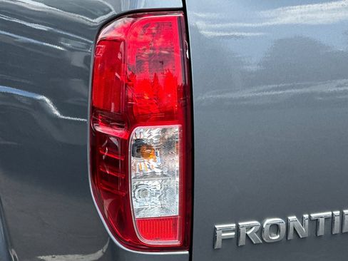 Used 2018 Nissan Frontier SV RWD image 42