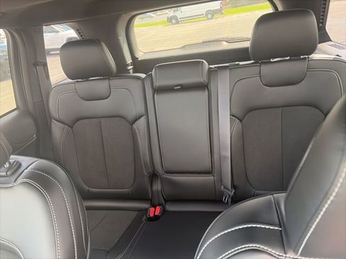 New 2025 Jeep Grand Cherokee Altitude image 13