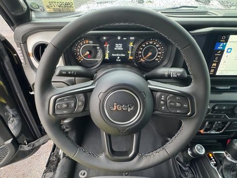 New 2025 Jeep Gladiator Sport image 17