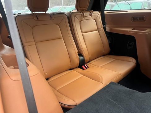 Used 2023 Lincoln Aviator Black Label Grand Touring w/ Class IV Trailer Tow Package image 15