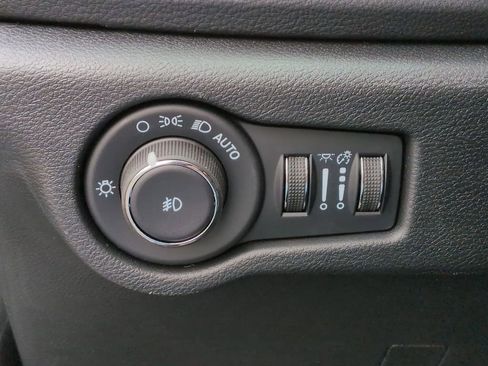 New 2026 Chrysler Pacifica Select image 16