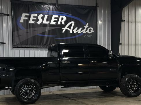 Used 2019 Chevrolet Silverado 2500 High Country w/ Duramax Plus Package image 16