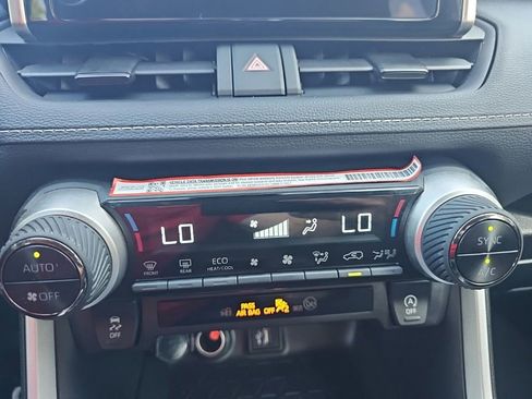 Used 2025 Toyota RAV4 XLE w/ Convenience Package FWD image 23