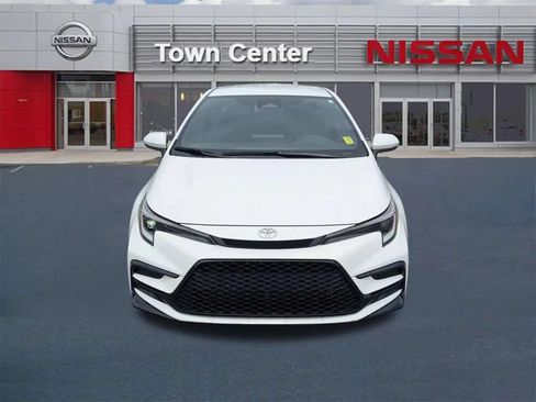 Used 2023 Toyota Corolla SE FWD image 3