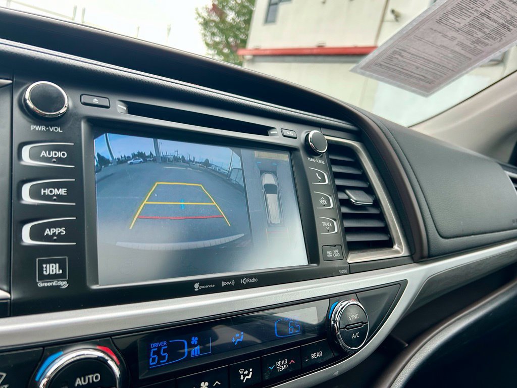 Used 2017 Toyota Highlander Limited Platinum AWD/4WD image 26