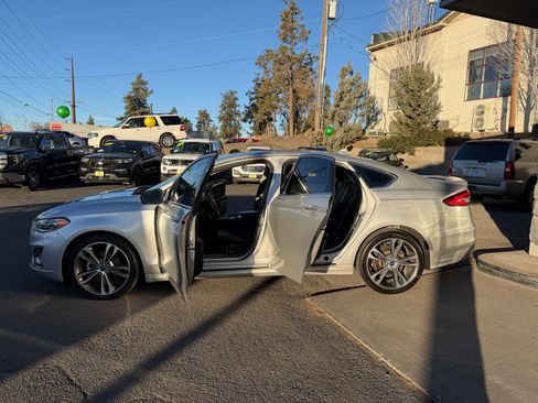 Used 2019 Ford Fusion Titanium image 7
