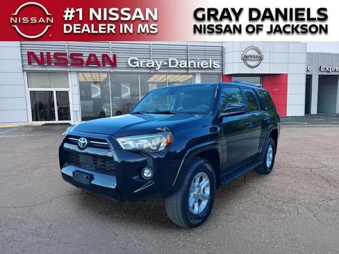 Used 2023 Toyota 4Runner SR5 AWD/4WD image 3