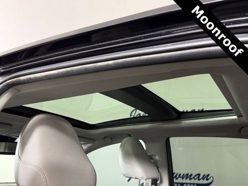 Used 2019 Toyota Camry XSE image 9