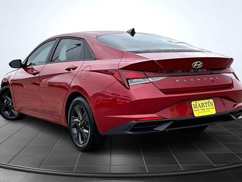 Used 2021 Hyundai Elantra SEL w/ Cargo Package image 2