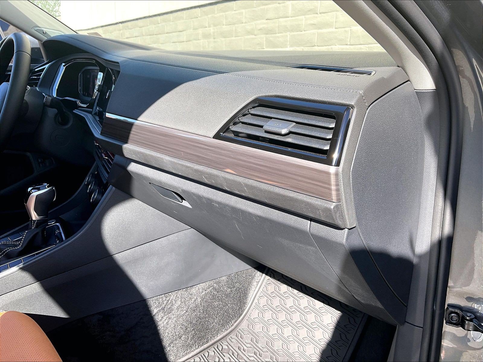 Certified 2023 Volkswagen Jetta SEL FWD image 16