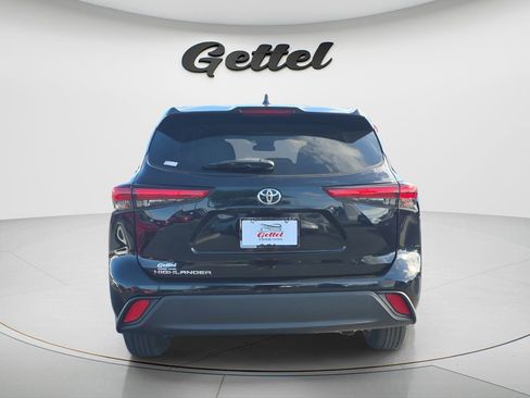 Used 2023 Toyota Highlander L FWD image 6