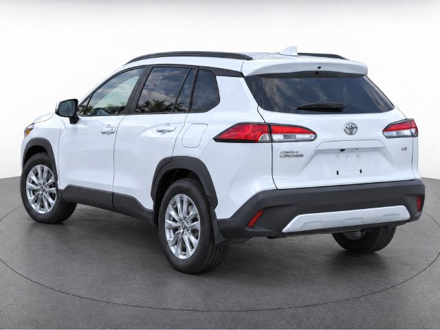 Used 2022 Toyota Corolla Cross LE FWD image 4
