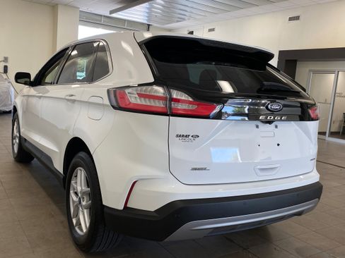 Used 2022 Ford Edge SEL w/ Convenience Package image 5