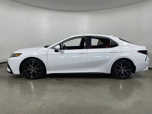 Used 2024 Toyota Camry SE w/ Blackout Package (TMS) FWD image 6