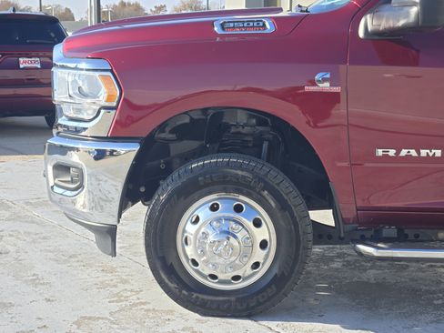 Used 2024 RAM 3500 Big Horn w/ Heated Seats & Wheel Group image 9