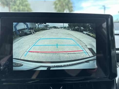 Used 2024 Toyota Corolla Cross LE FWD image 14