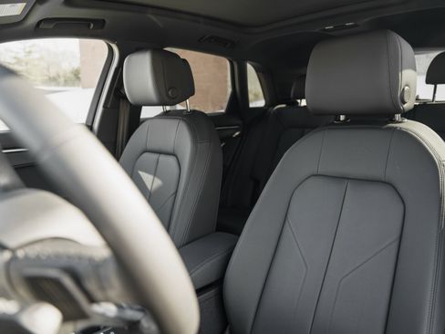 Certified 2024 Audi Q3 2.0T Premium Plus image 21