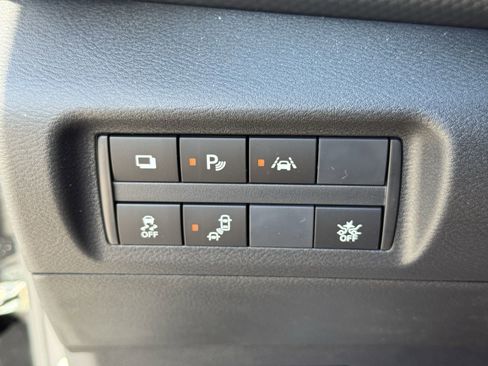 New 2025 Nissan Kicks Play S image 16