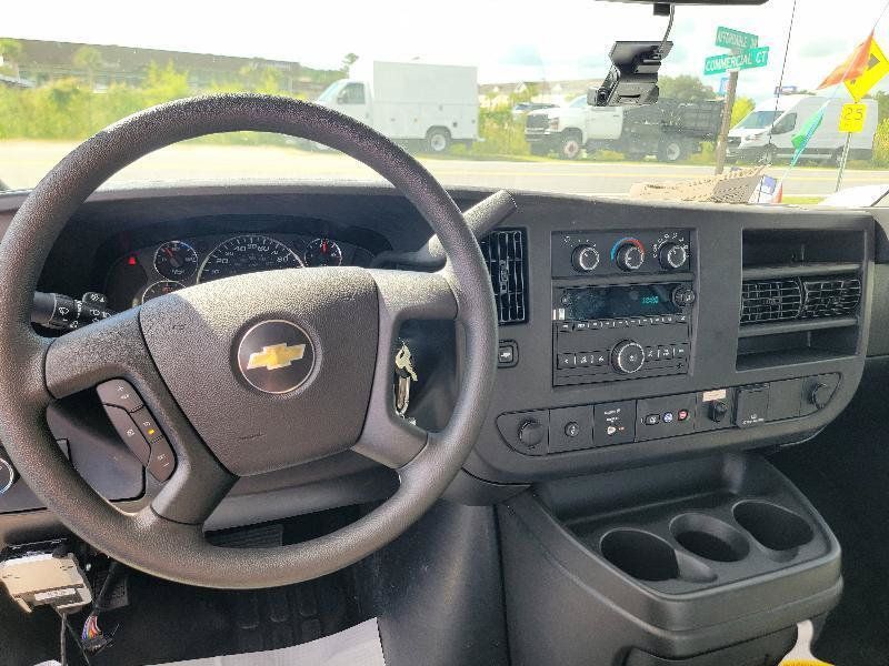 Used 2025 Chevrolet Express 3500 w/ Power Convenience Package RWD image 21