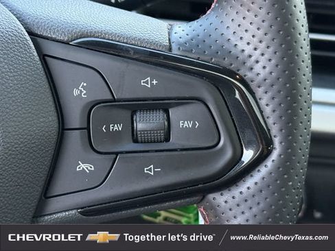 Used 2025 Chevrolet Trax RS w/ Sunroof Package FWD image 15