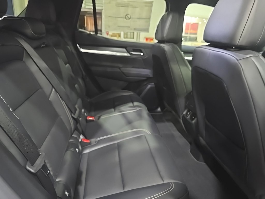 New 2027 GMC Terrain Elevation w/ Elevation Premium Package FWD image 12