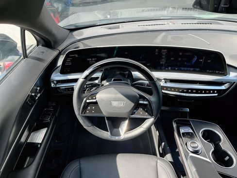 Used 2026 Cadillac Lyriq Luxury AWD/4WD image 23
