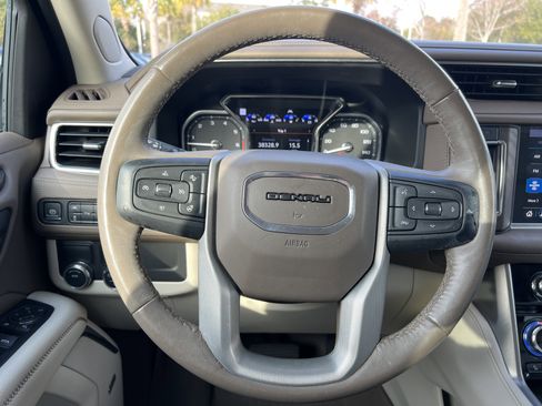 Used 2021 GMC Yukon Denali w/ LPO, Illumination Package image 18