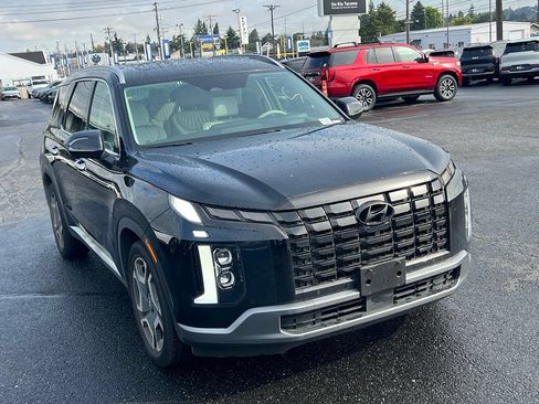 Used 2023 Hyundai Palisade Limited AWD/4WD image 3