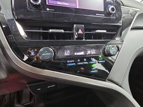 Used 2023 Toyota Camry LE FWD image 17