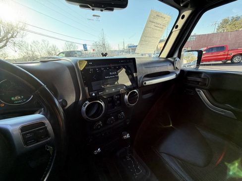 Used 2015 Jeep Wrangler Unlimited Sport AWD/4WD image 15