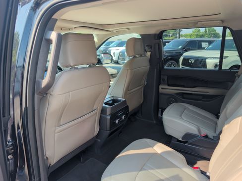 Used 2019 Ford Expedition Limited w/ Equipment Group 301A AWD/4WD image 9