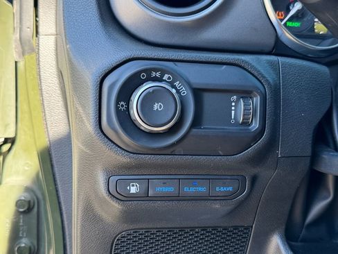 Used 2023 Jeep Wrangler Unlimited w/ Cold Weather Group image 31