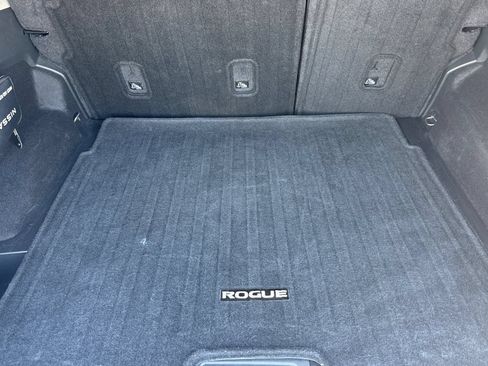 Used 2024 Nissan Rogue SV FWD image 16