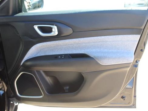 Used 2024 Jeep Compass Sport image 36