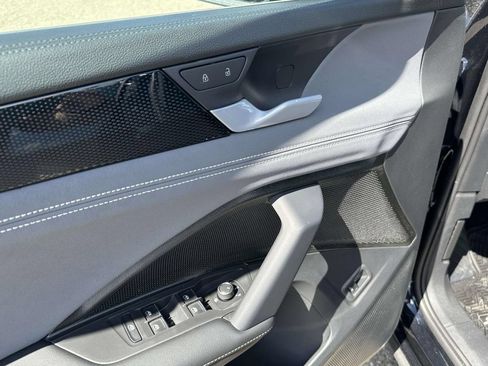 New 2026 Volkswagen Tiguan SE AWD/4WD image 12