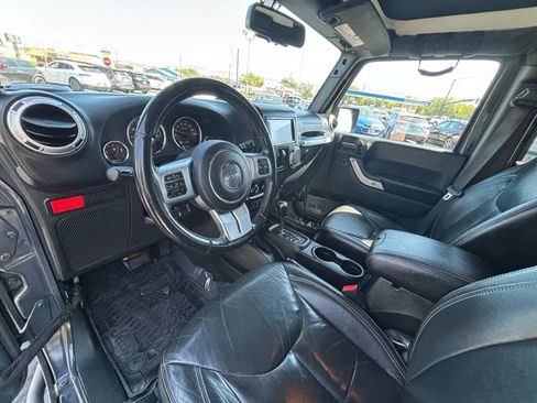 Used 2016 Jeep Wrangler Unlimited Rubicon image 6