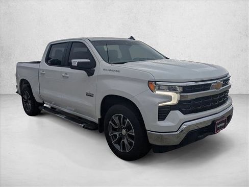Used 2022 Chevrolet Silverado 1500 LT image 3